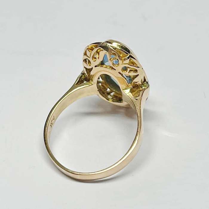 18ct Gold Spinel Ring