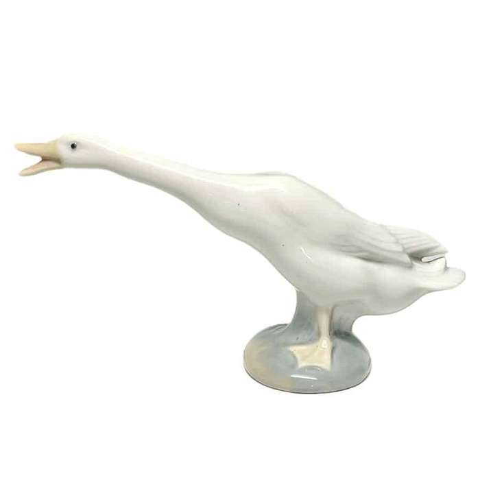 Lladro Honking Hissing Goose