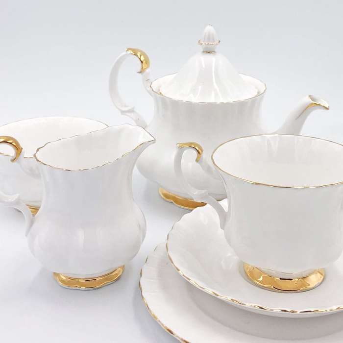 Royal Albert Bachelor Tea Set Val Dor