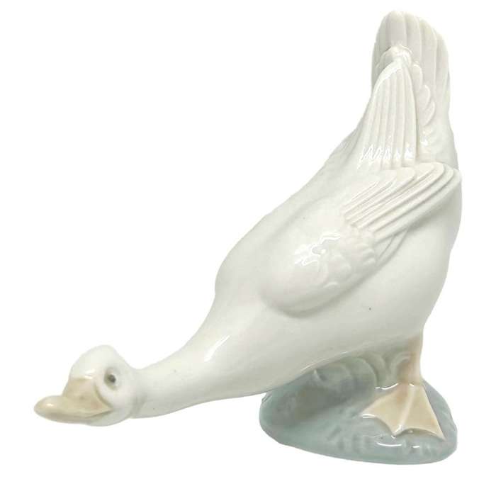 Nao Lladro Duck On Base Head Down