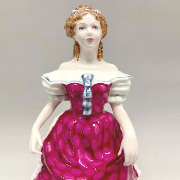 Royal Doulton Figurine Sweet Sixteen HN3648