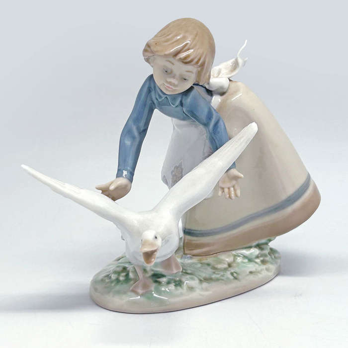 Lladro Figurine Wild Goose Chase 5553
