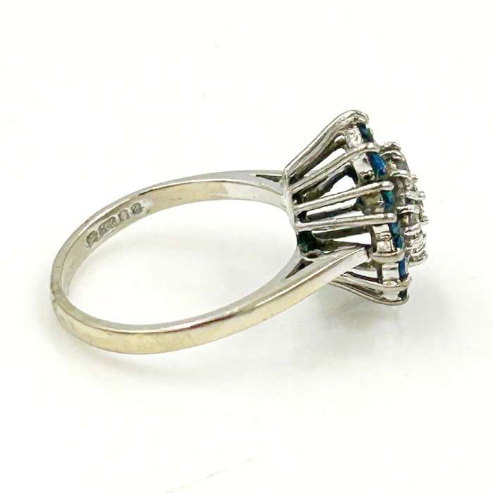 18ct Gold Diamond And Sapphire Cluster Ring