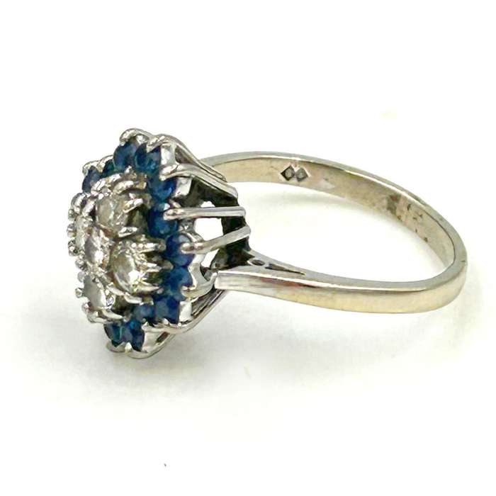 18ct Gold Diamond And Sapphire Cluster Ring