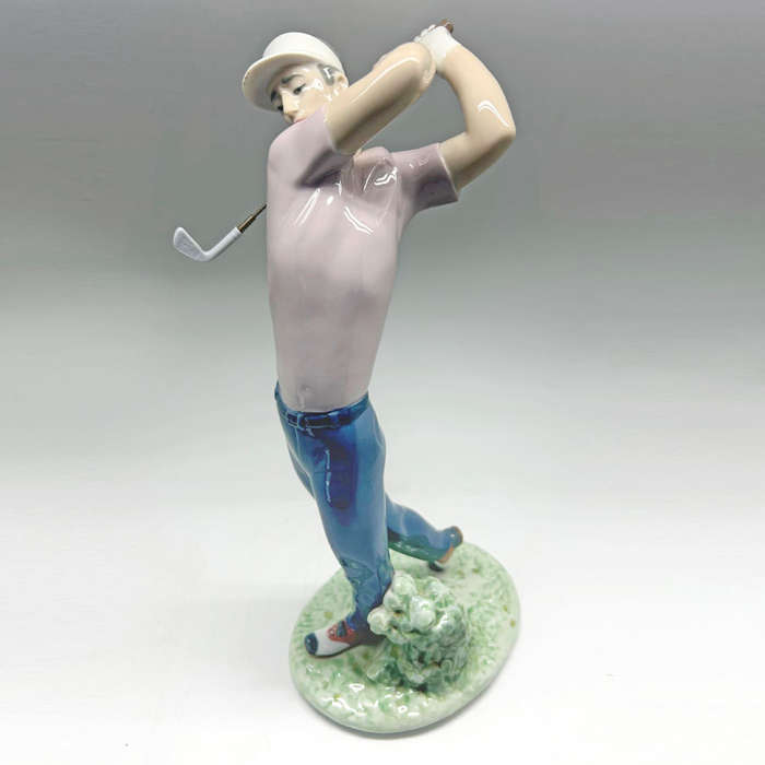Lladro Male Golfer 6032 On The Green