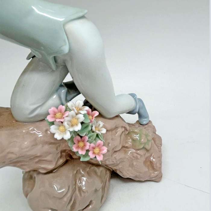 Lladro The Enchanted Forest Prince Of Elves Figurine