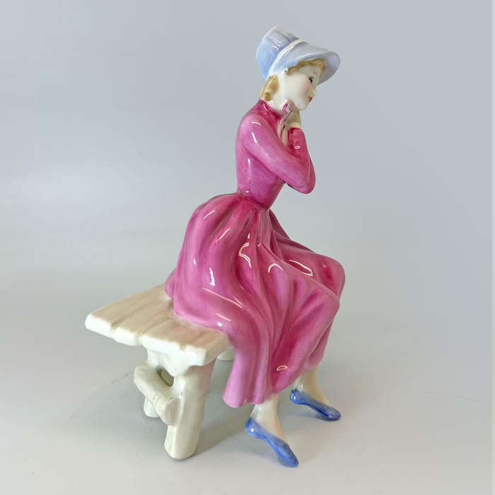 Royal Doulton Figurine Young Dreams HN3176