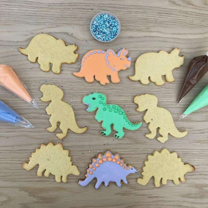 Dinosaur Decorating Kit