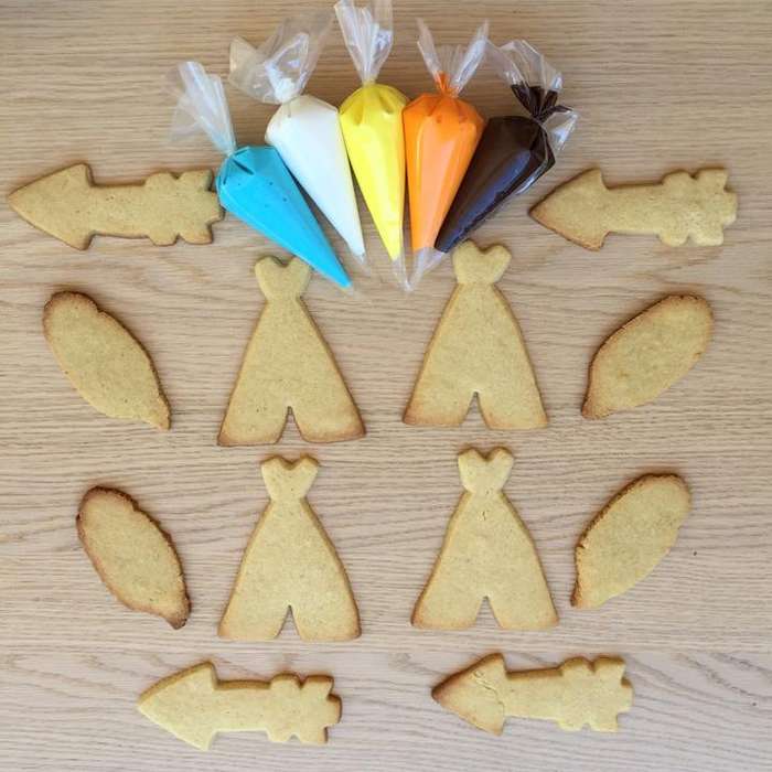 Into the Wild Decorating Kit