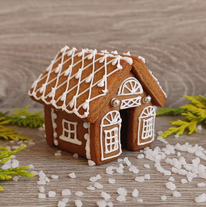 Mini Gingerbread House Kit