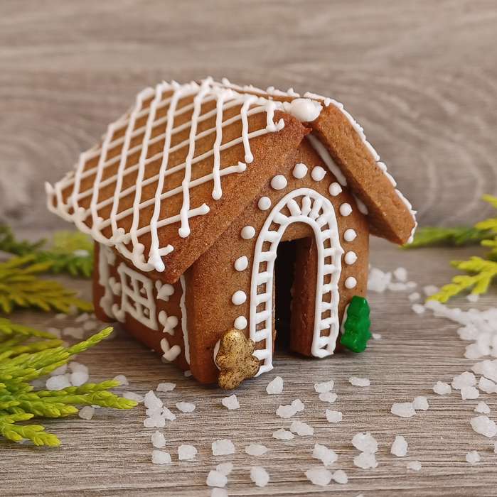 Mini Gingerbread House Kit