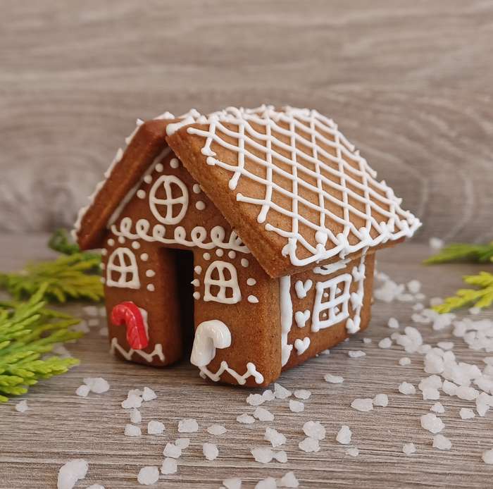 Mini Gingerbread House Kit
