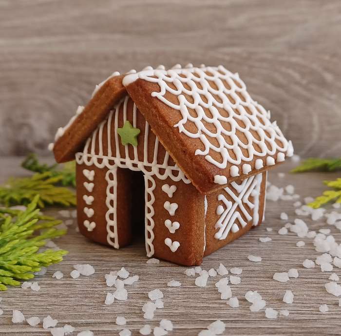 Mini Gingerbread House Kit