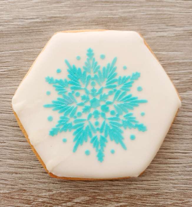12 Snowflake Cookies