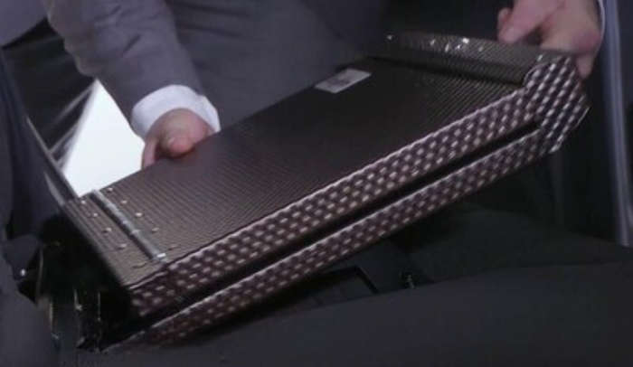 Rigidized aluminium safe complete with Isofix dock - Pangolin
