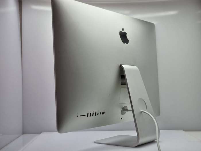 iMac 27-Inch "Core i5" 3.2 GHz (5K, Late 2015) 8GB RAM 1TB Fusion Drive Silver (12 Month Warranty)