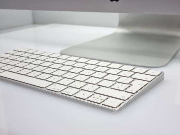 iMac 27-Inch "Core i5" 3.2 GHz (5K, Late 2015) 8GB RAM 1TB Fusion Drive Silver (12 Month Warranty)