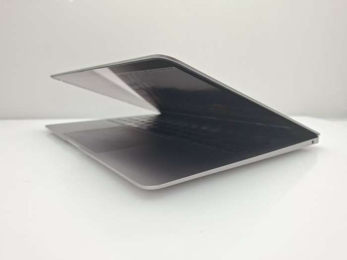 MacBook Air "Core i5" 13-Inch 1.6 GHz (2019) 8GB RAM 256GB SSD Space Gray Bright Spot + Cracked P...