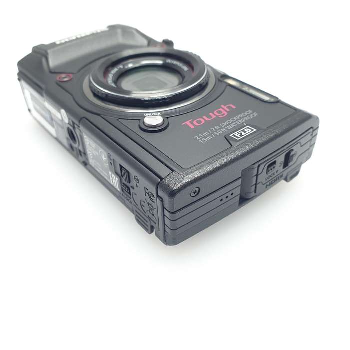 Olympus Tough TG-5 Black + Underwater Case PT-058 (6 Month Warranty)