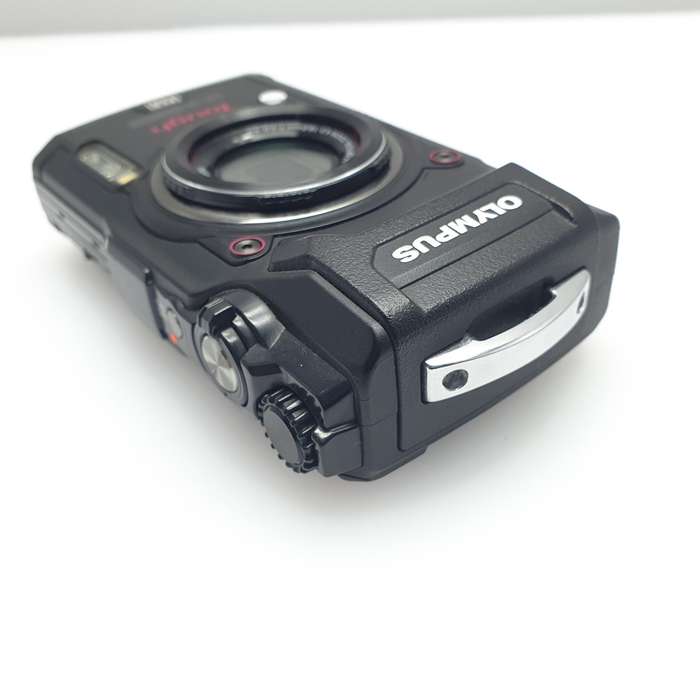 Olympus Tough TG-5 Black + Underwater Case PT-058 (6 Month Warranty)