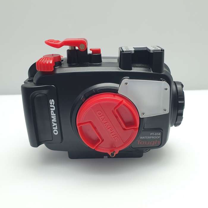 Olympus Tough TG-5 Black + Underwater Case PT-058 (6 Month Warranty)