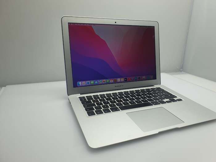 McBook Air "Core i5" 13-Inch (Mid 2015) 4GB RAM 128GB SSD Silver