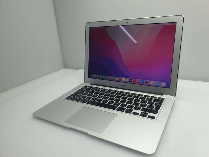 McBook Air "Core i5" 13-Inch (Mid 2015) 4GB RAM 128GB SSD Silver