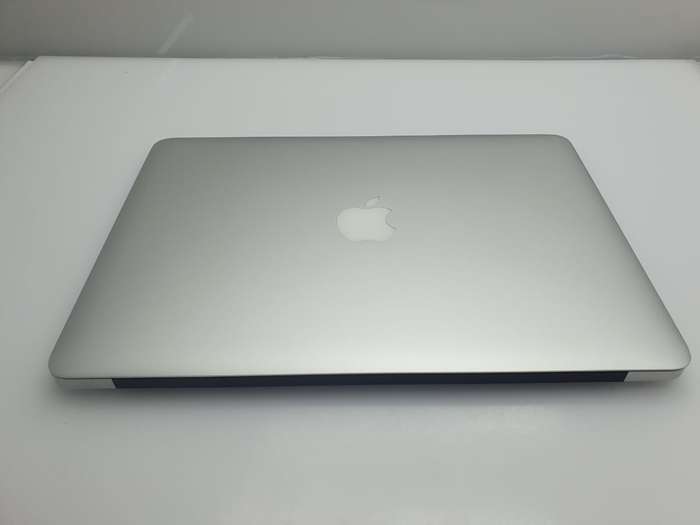McBook Air "Core i5" 13-Inch (Mid 2015) 4GB RAM 128GB SSD Silver