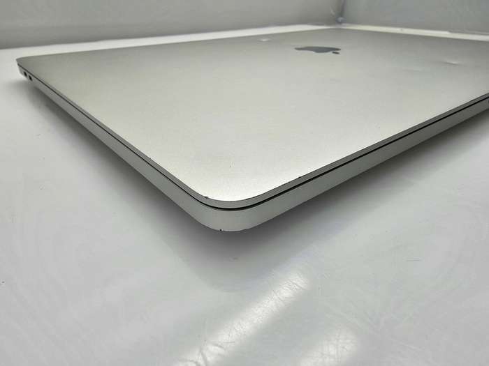 MacBook Pro 16-Inch (2019)  Core i7 | 16GB RAM | 512GB SSD | Silver | Bright Spot | Internatio...