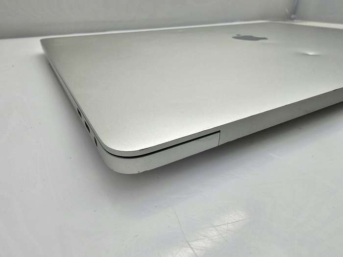 MacBook Pro 16-Inch (2019)  Core i7 | 16GB RAM | 512GB SSD | Silver | Bright Spot | Internatio...