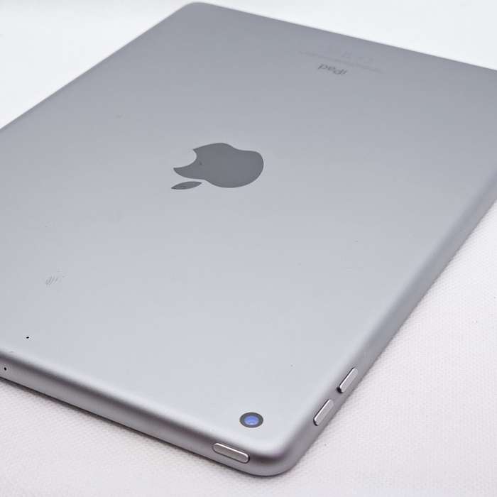 iPad 9.7 6th Gen 32GB (WiFi Only) Space Gray