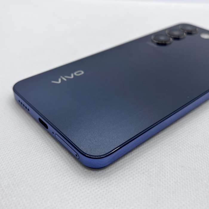 Vivo Y100 256GB Crystal Black (3 Month Warranty)- Mint Condition