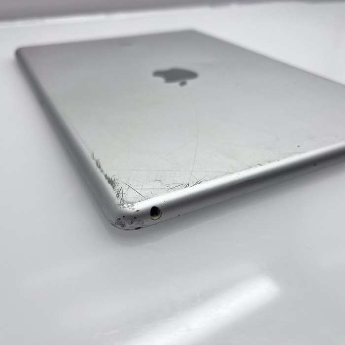 iPad 10.2" 7th Gen 32GB (Wifi Only) No Touch ID| Bent Casing| LCD Damage Silver