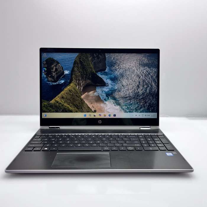 HP Pavillion 15-cr001 ni 16GB RAM 256GB SSD and 1TB HHD Cracked Screen Silver