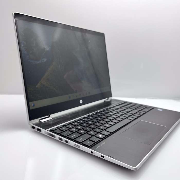 HP Pavillion 15-cr001 ni 16GB RAM 256GB SSD and 1TB HHD Cracked Screen Silver