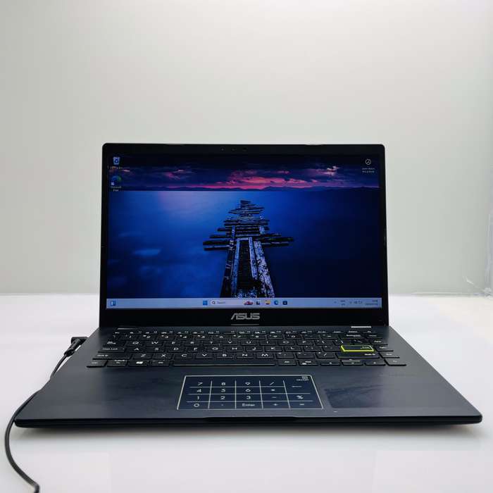 Asus E410M "Celeron N4020" 4GB RAM 128GB SD Peacock Blue - Faulty Battery And Bright Spots