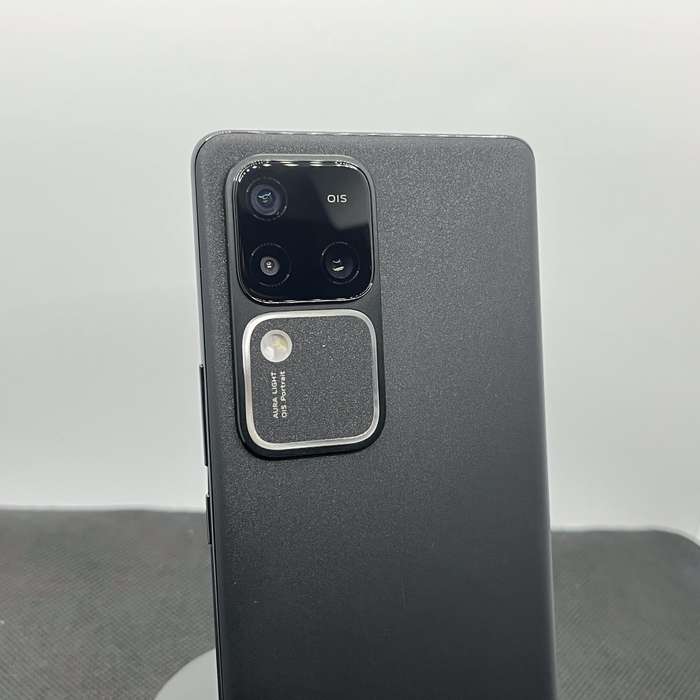 Vivo V30 512GB Dual Sim Black (6 Month Warranty)  Mint Condition
