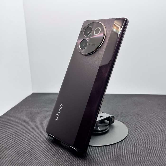 Vivo V30e 256G Brown - (6 Month Warranty) - Mint Condition