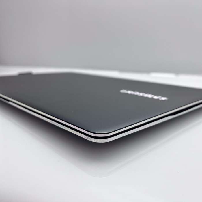 Samsung Series 9 UltraBook 4GB RAM 256GB SSD - Faulty Battery | Bright Spots