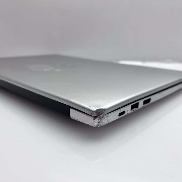 Huawei MateBook D15 "Core i3" 8GB RAM 256GB SSD Silver - Minor Bright Spot