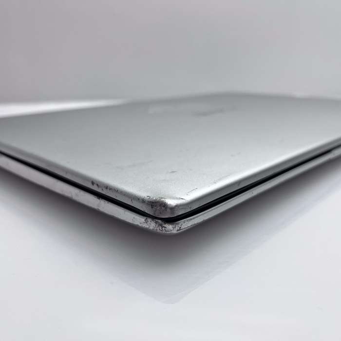 Huawei MateBook D15 "Core i3" 8GB RAM 256GB SSD Silver - Minor Bright Spot