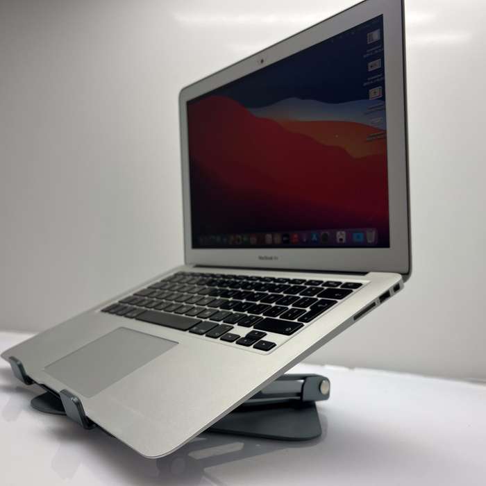 Apple MacBook Air 13-Inch Core i5  (2017) 8GB RAM 256GB SSD  Silver (3 Month Warranty)