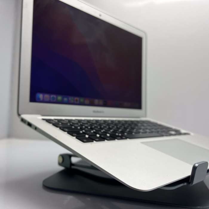 Apple MacBook Air 13-inch Core i5 1.6GHz (Early 2017) 8GB RAM 256GB SSD Silver  Minor Br...
