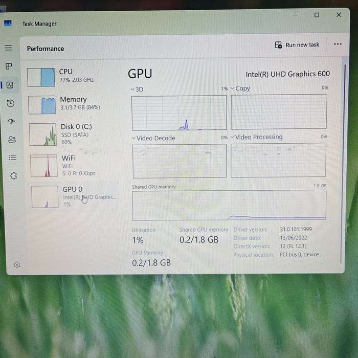 Lenovo IdeaPad 3 15IGL05 "Celeron" 4GB RAM 1TB (SATA) SSD Silver - Cracked Casing