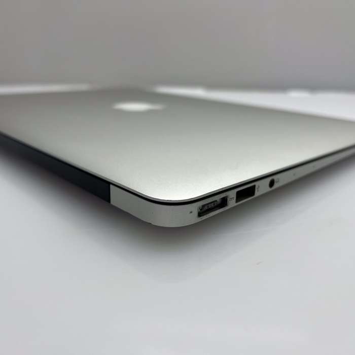Apple MacBook Air "Core i5" 13-Inch (2017) 8GB RAM 128GB SSD Silver - Bright Spots