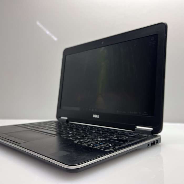 Dell Latitude E7240 "Core i7"  16GB RAM 256GB SSD (SATA) Silver - Faulty Battery | Damaged Power ...