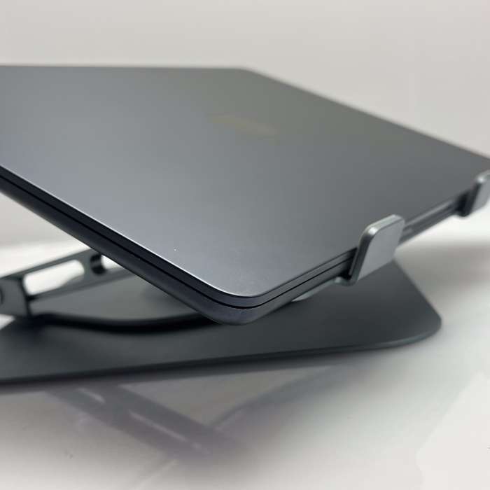 MacBook Air M2 8CPU/8GPU (2022) 13-Inch 8GB RAM 256GB SSD Midnight (12 Month Warranty)