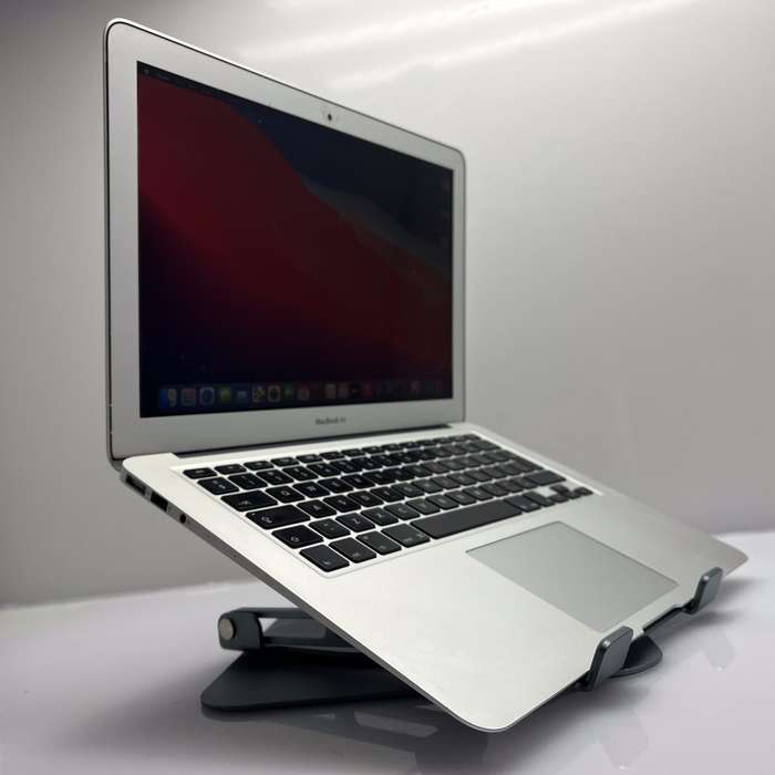 Apple MacBook Air 13-Inch Core i5  (2017) 8GB RAM 256GB SSD  Silver (3 Month Warranty)