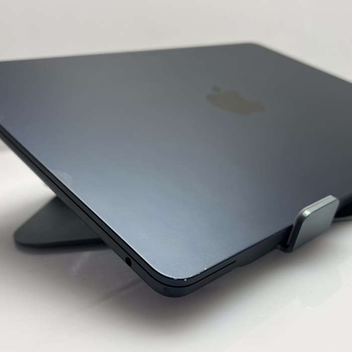 MacBook Air M2 8CPU/8GPU (2022) 13-Inch 8GB RAM 256GB SSD Midnight (12 Month Warranty)
