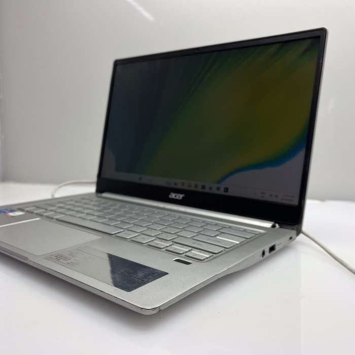 Acer Swift SF314-59 8GB RAM 512GB NVME SSD Silver - Hinge Damage
